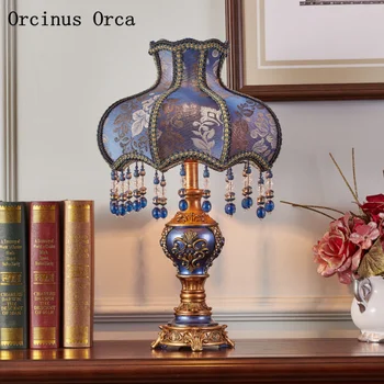  Европейският стил на син луксозен издълбани настолна лампа хотелската дневна спалня американска романтична кристален декоративна настолна лампа