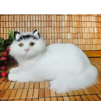  прекрасна симулация играчка за котки от полиетилен и кожа ръчно изработени черна глава с бяла полегнала котка кукла около 28x15x18 см 2351